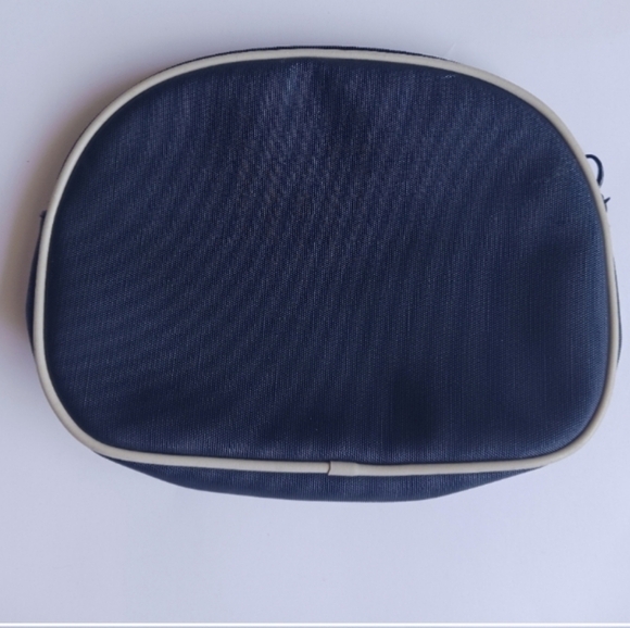 OSCAR DE LA RENTA Bllack Make Up Bag - Picture 2 of 6